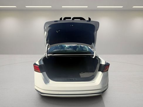 Used 2025 Nissan Altima 2.5 SV FWD image 19
