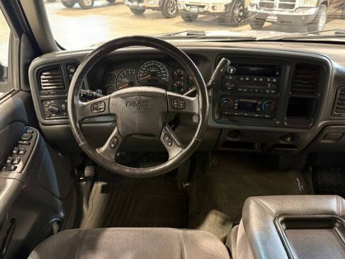 Used 2005 GMC Sierra 1500 SLE w/ Off-Road Package AWD/4WD image 20