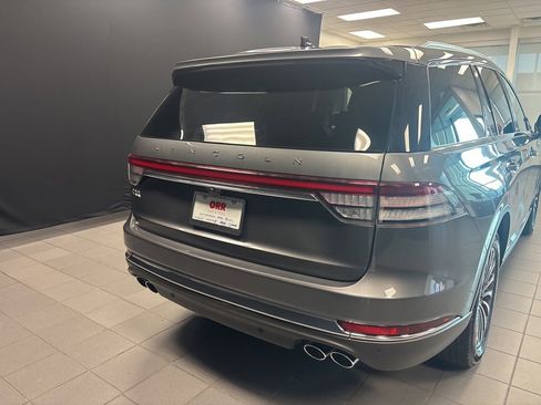 Used 2023 Lincoln Aviator Reserve image 4