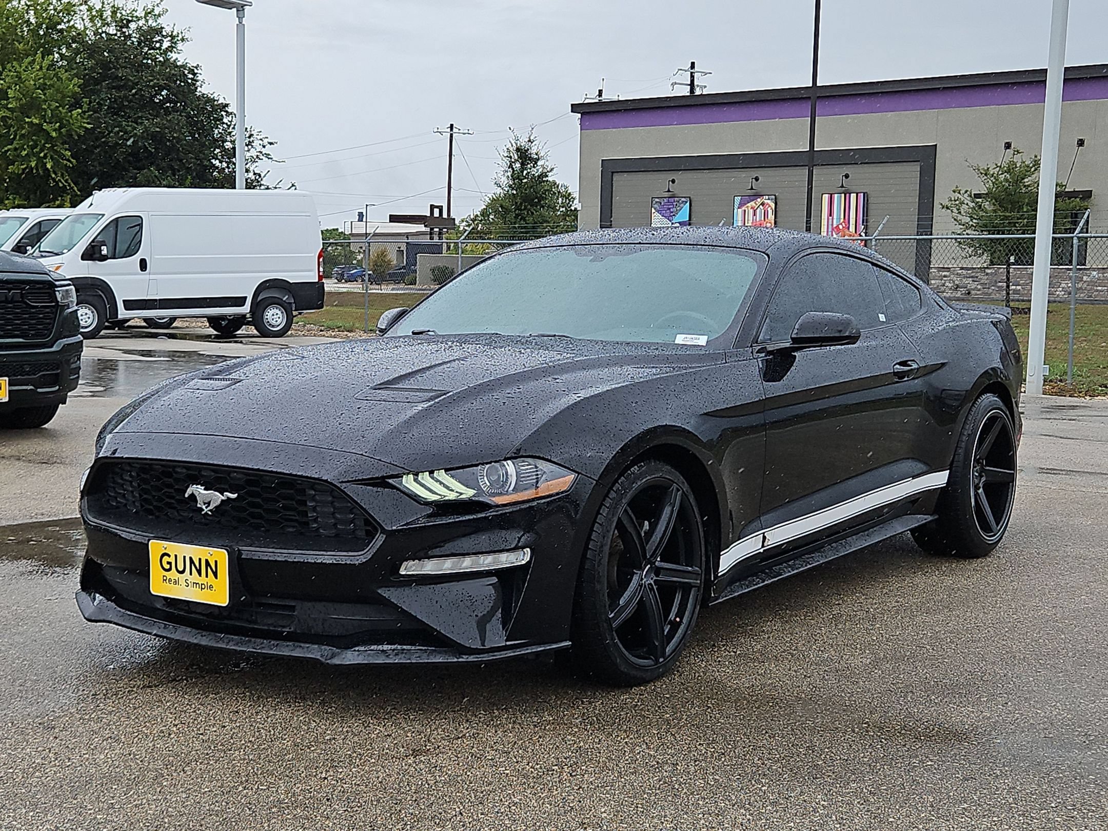 Used 2018 Ford Mustang Coupe RWD image 7