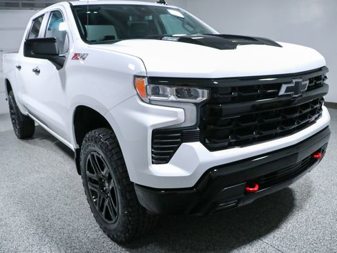 Used 2023 Chevrolet Silverado 1500 LT Trail Boss AWD/4WD image 5
