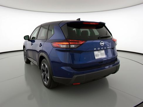 Used 2025 Nissan Rogue SV image 6