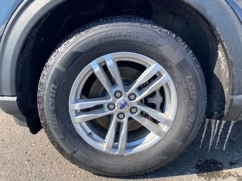 Used 2023 Ford Explorer XLT image 23