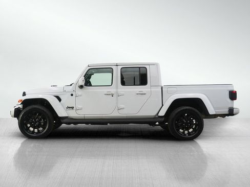 Used 2023 Jeep Gladiator Overland image 2