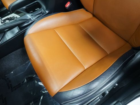 Used 2018 Toyota RAV4 Limited FWD image 11