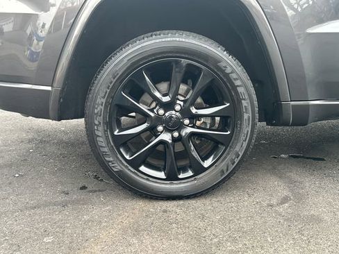 Used 2021 Jeep Grand Cherokee Laredo X image 29