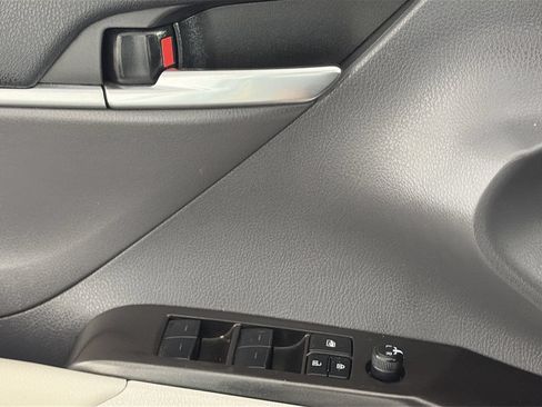 Used 2023 Toyota Camry LE FWD image 17