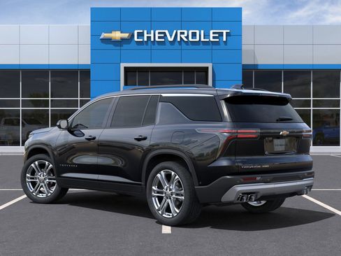 New 2025 Chevrolet Traverse LT image 3