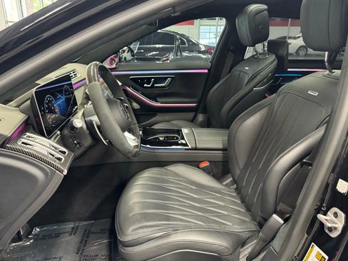 Used 2024 Mercedes-Benz S 63 AMG S w/ Carbon Fiber Exterior Package image 43