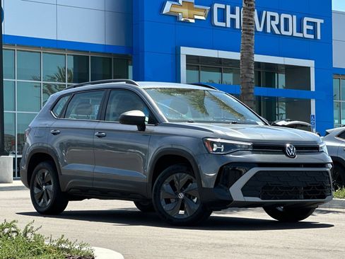 Used 2025 Volkswagen Taos S FWD image 2
