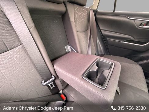 Used 2021 Toyota RAV4 XLE w/ Convenience Package image 25