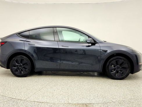 Used 2025 Tesla Model Y Long Range image 4