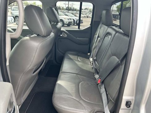 Used 2019 Nissan Frontier SL RWD image 19