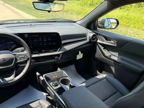 New 2026 Chevrolet Equinox LT w/ Convenience Package II FWD image 51