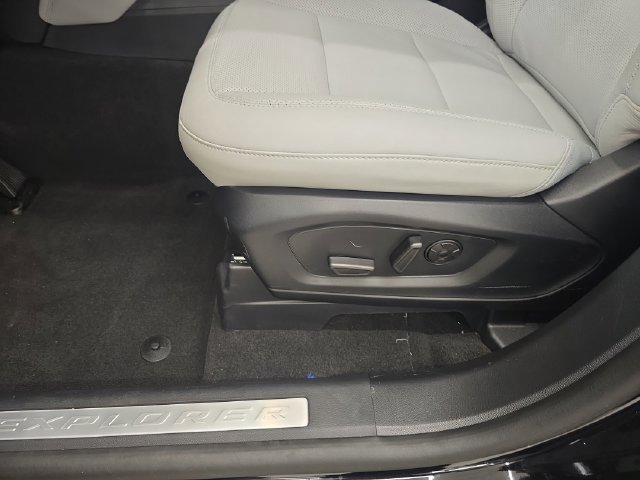 New 2026 Ford Explorer Platinum w/ LUX Leather Package AWD/4WD image 45
