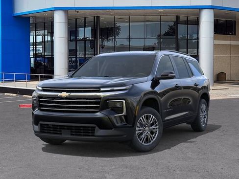 New 2027 Chevrolet Traverse LT FWD image 6