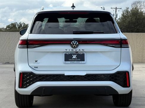 New 2026 Volkswagen Tiguan SE R-Line image 8