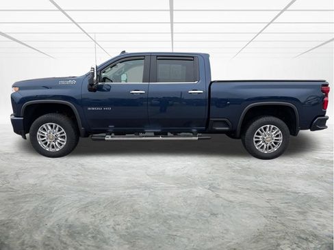 Used 2022 Chevrolet Silverado 3500 High Country w/ Safety Package II AWD/4WD image 2