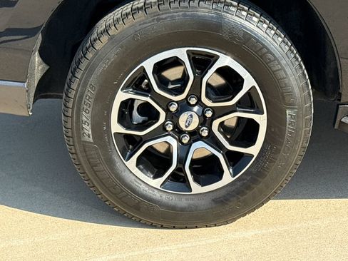Used 2023 Ford Expedition XLT AWD/4WD image 8