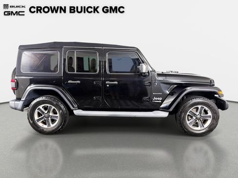Used 2019 Jeep Wrangler Unlimited Sahara AWD/4WD image 4