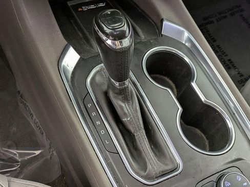 Used 2018 Chevrolet Traverse Premier image 17