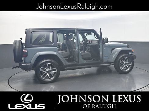 Used 2024 Jeep Wrangler Unlimited w/ Convenience Group image 23