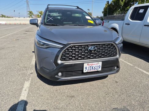 Used 2023 Toyota Corolla Cross XLE FWD image 2