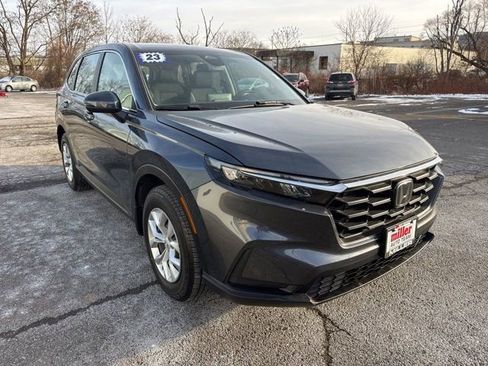 Used 2023 Honda CR-V LX image 3