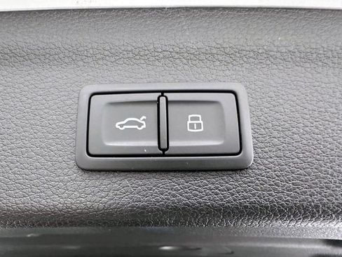Certified 2023 Audi Q3 2.0T Premium w/ Convenience Package AWD/4WD image 11