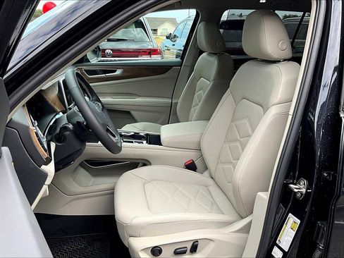 New 2026 Volkswagen Atlas SE image 9