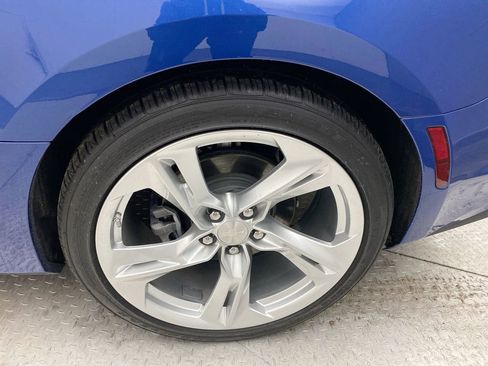 Used 2023 Chevrolet Camaro LT RWD image 10