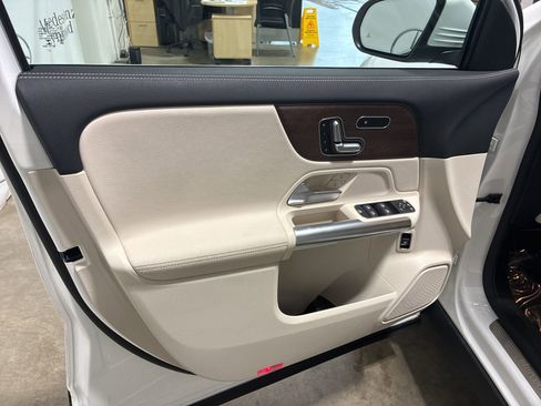 Used 2023 Mercedes-Benz GLA 250 4MATIC image 6