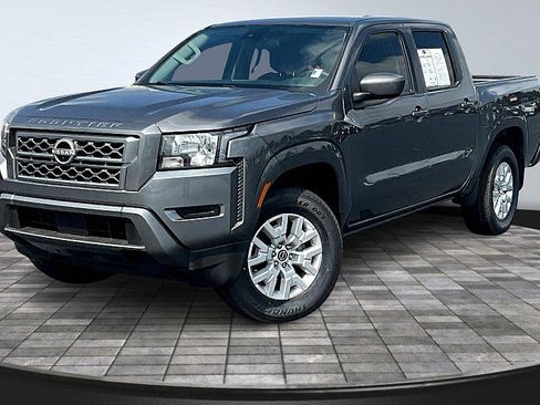 Used 2022 Nissan Frontier SV w/ Technology Package image 2