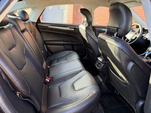 Used 2015 Ford Fusion Titanium image 16