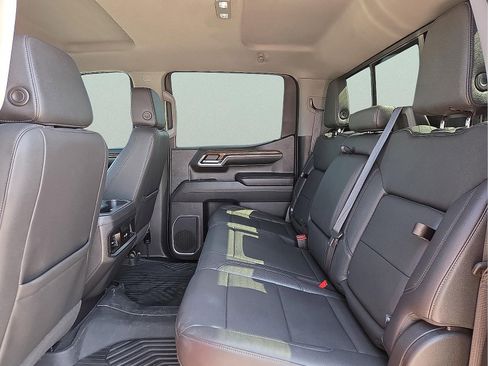 Used 2023 Chevrolet Silverado 1500 LT Trail Boss w/ Convenience Package II image 10