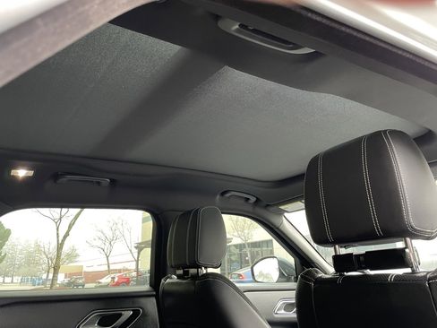 Used 2018 Land Rover Range Rover Velar R-Dynamic SE image 14