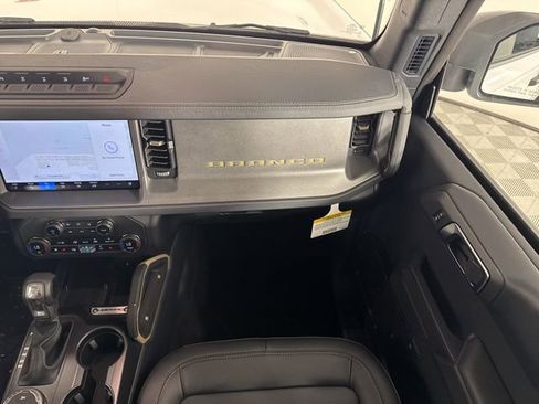 New 2025 Ford Bronco Badlands image 13