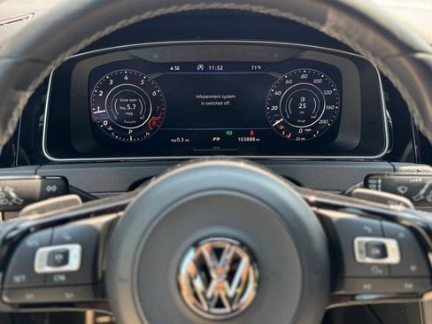 Used 2018 Volkswagen Golf R 4-Door AWD/4WD image 17