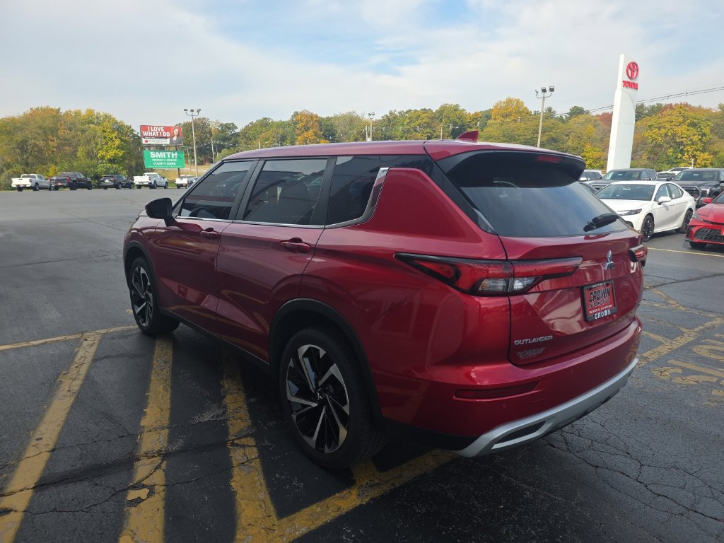 Used 2023 Mitsubishi Outlander SE AWD/4WD image 7