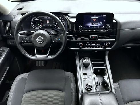 Used 2023 Nissan Pathfinder SV image 13