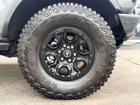 Used 2023 Ford Bronco Wildtrak AWD/4WD image 13