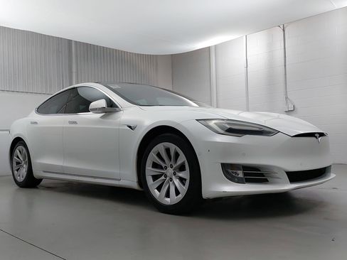 Used 2017 Tesla Model S image 9