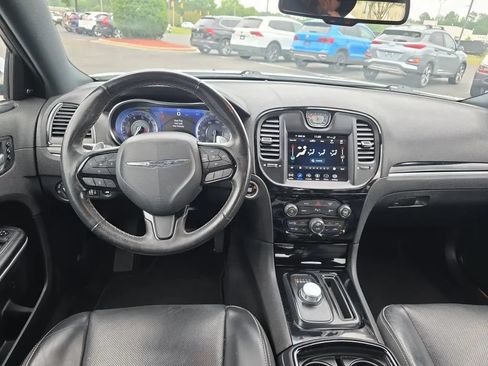 Used 2020 Chrysler 300 S w/ 300S Premium Group 2 RWD image 11