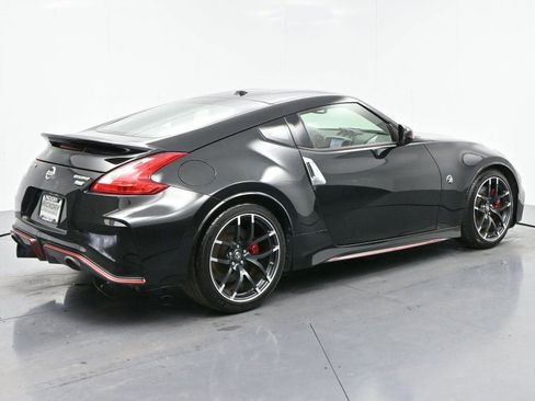 Used 2017 Nissan 370Z NISMO image 7
