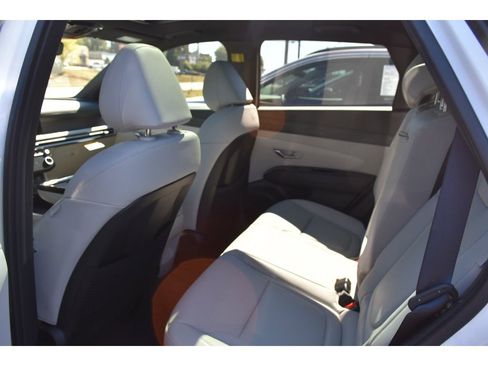 New 2025 Hyundai Tucson Limited image 8