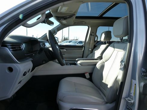 Used 2024 Jeep Wagoneer Series II w/ Premium Group I image 26