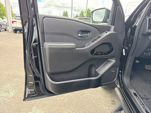 Used 2022 Nissan Frontier PRO-4X w/ Pro-4X Premium Package AWD/4WD image 15