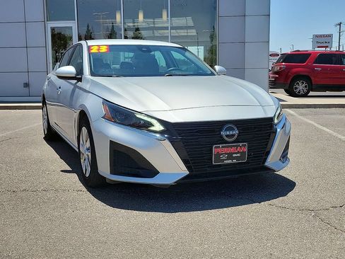 Used 2023 Nissan Altima 2.5 S FWD image 2