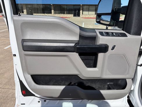 Used 2018 Ford F350 XL w/ Power Equipment Group AWD/4WD image 15