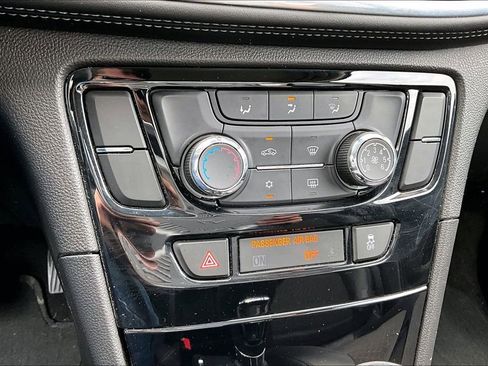 Used 2018 Buick Encore Preferred w/ LPO, Active Package FWD image 29